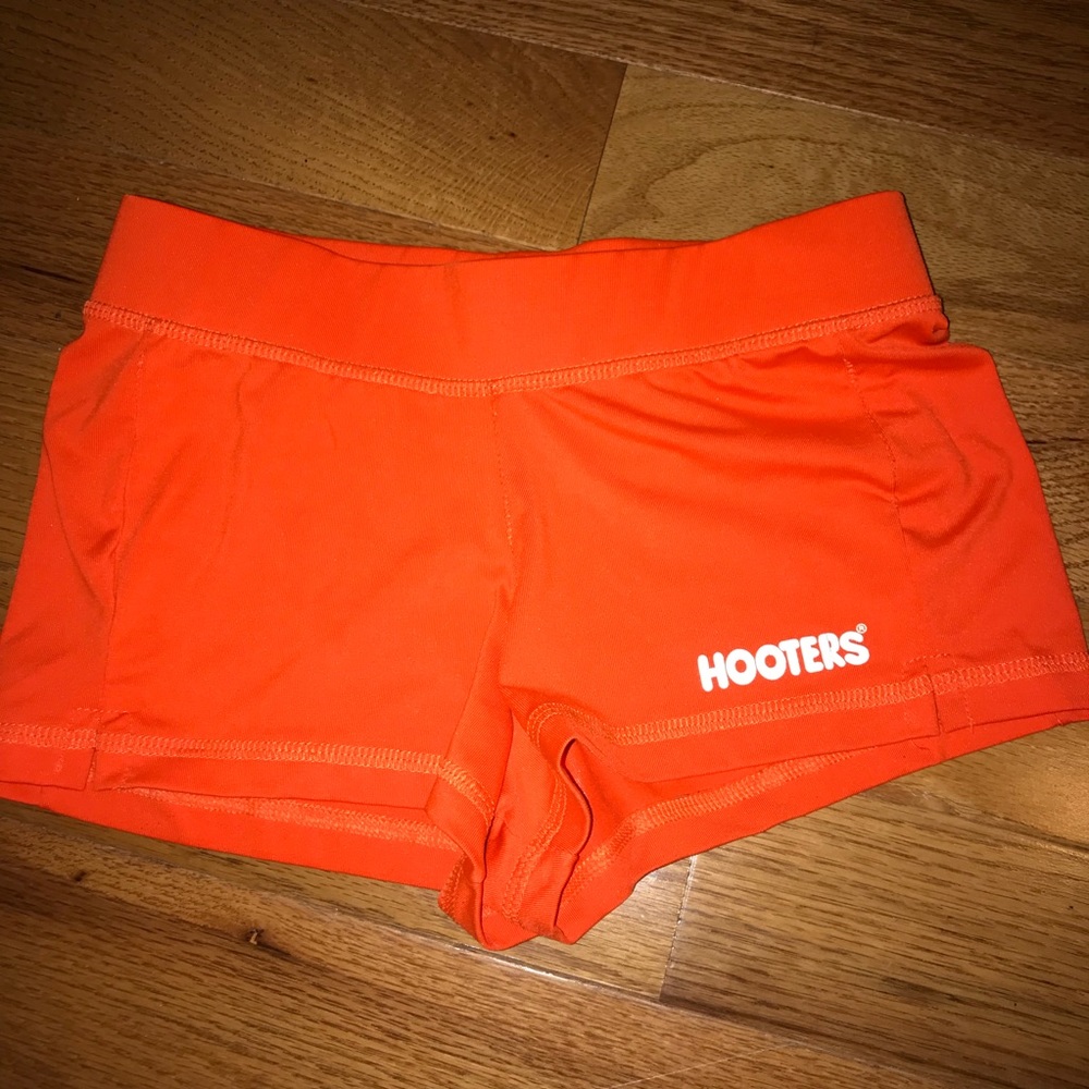 Hooters Uniform! - Picture 4 of 4